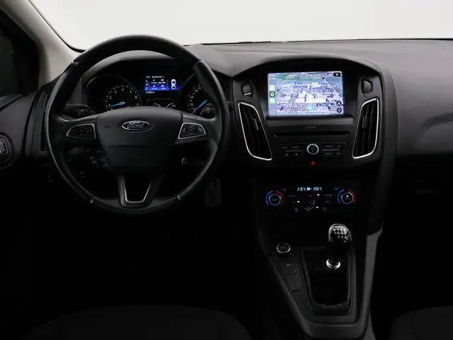 Ford Focus Wagon 1.0 ECOBOOST 125 PK + APPLE CARPLAY / TREKHAAK / VOORRUITVERWARMING