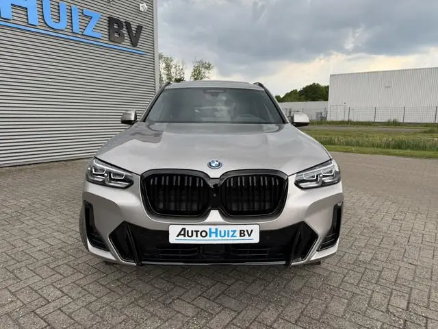 BMW iX3 High Executive 80 kWh SOH 100% M Sport Panoramadak Trekhaak Leder Harman-Kardon 20 inch 360...