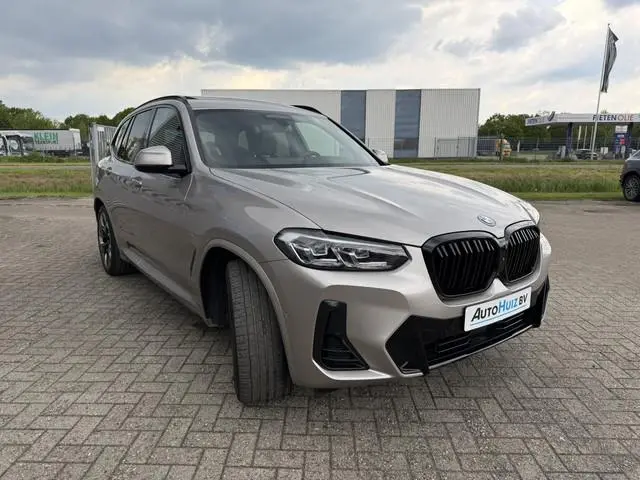 BMW iX3