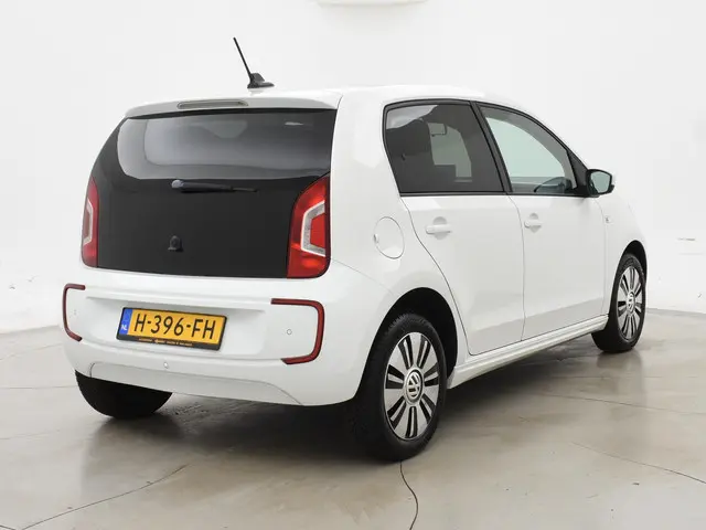 Volkswagen e-Up! AUTOMAAT + STOELVERWARMING | CLIMATE | CRUISE | NAVIGATIE | VOORRUITVERWARMING