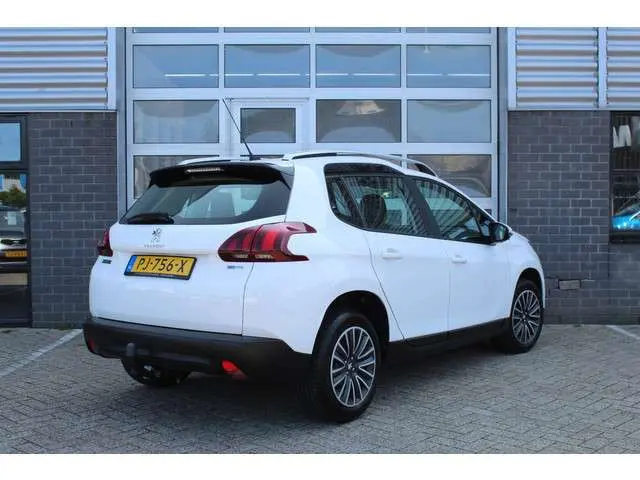 Peugeot 2008 1.2 PureTech Active / Automaat / Carplay / Cruise / N.A.P.