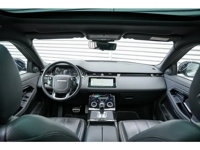 Land Rover Range Rover Evoque P300e R Dynamic Panodak Memory Leer Camera Keyless
