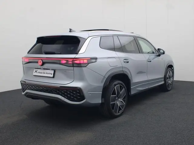 Volkswagen Tayron 1.5 eHybrid 200kW/272PK R-Line DSG · Panoramadak · 360°Camera + Parkeersensoren ·...