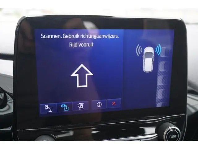 Ford Fiesta 1.0 EcoB.95PK Technology/Parkeersensor voor+achter /Navigatie/AppleCarPlay.
