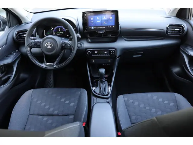 Toyota Yaris 1.5 Hybrid 115 Dynamic, Comfort Pack , Parkeersensoren , Stoel&Stuurverwarming , BSM