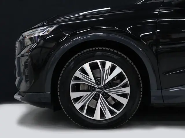Audi Q4 e-tron 40 Launch edition 77 kWh [SCHUIFKANTELDAK, ADAPTIVE CRUISE, CAMERA, APPLE CARPLAY, AN...