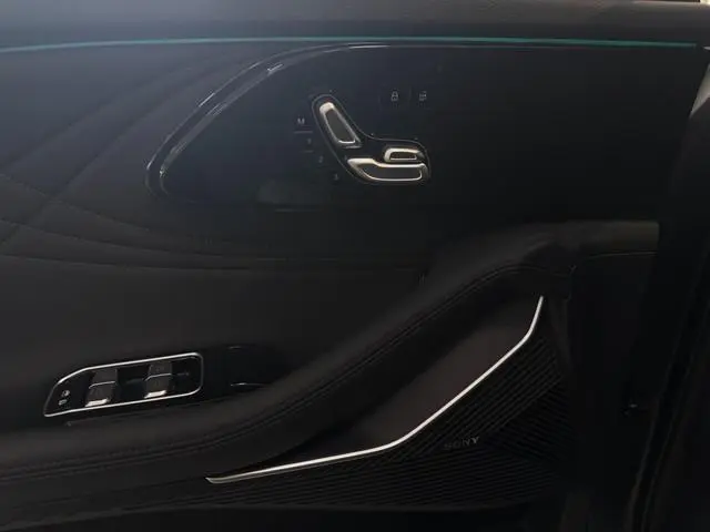 Omoda 9 SHS