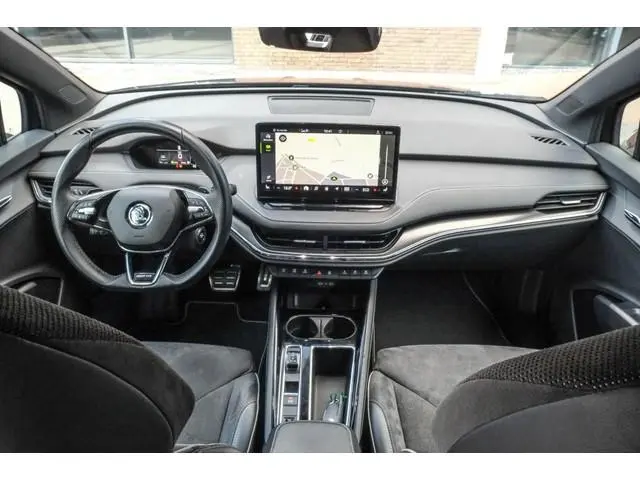 Skoda Enyaq iV 60 Sportline | SOH 93% | Trekhaak | Achteruitrijcamera