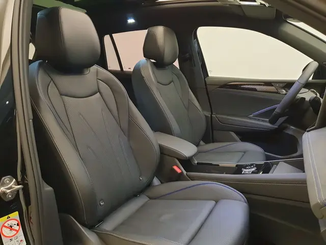Volkswagen Tiguan 1.5 eHybrid 272pk DSG/AUT R-Line Wegklapbare trekhaak, Panoramadak, Harman/Kardon,...