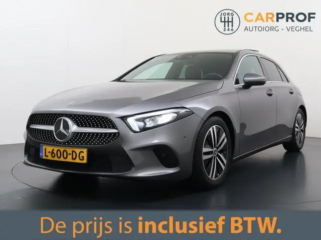 Mercedes-Benz A-klasse 180 Business Solution Luxury Panorama dak | Stoelverwarming | Navigatie | Cam...