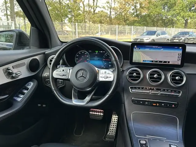 Mercedes-Benz GLC 300e AMG // Panoramadak // Memory Stoelen // 360 Camera // Carplay // Keyless Entr...