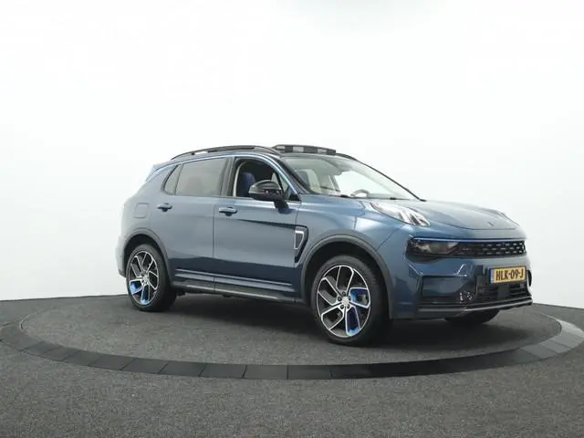 Lynk & Co 01