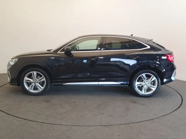 Audi Q3 Sportback 35 TFSI S-Line Alcantara/leder, Virtual cockpit, App connect