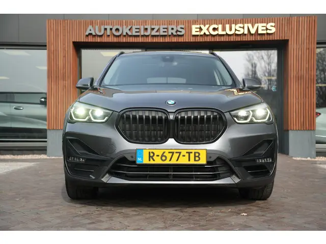 BMW X1 xDrive25e High Executive Panoramadak Adapt Cruise Half leer sport Navi