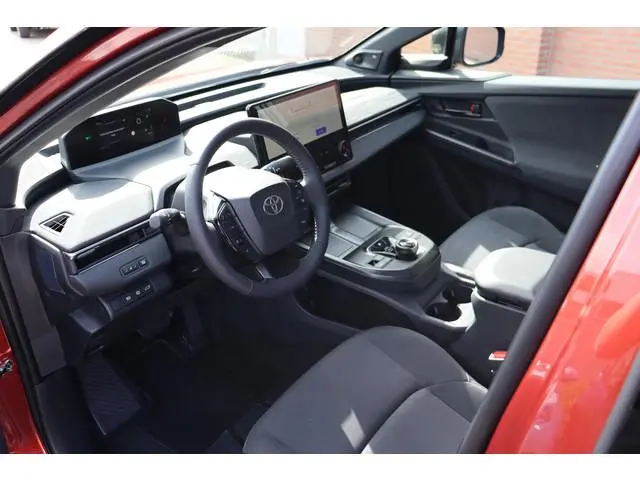 Toyota C-HR+