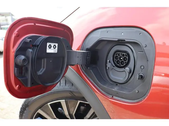 Toyota C-HR+