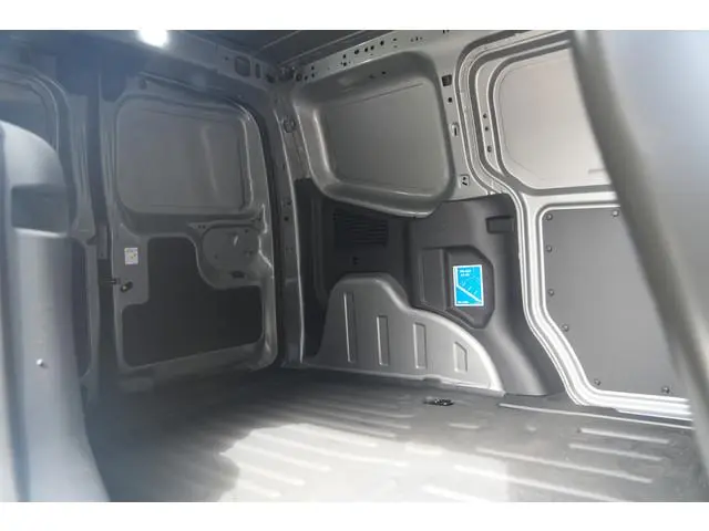 Ford E-Transit Courier
