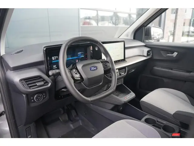 Ford E-Transit Courier