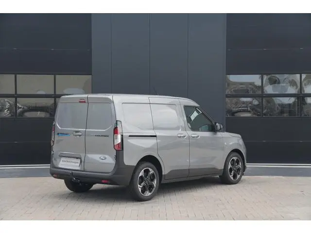 Ford E-Transit Courier