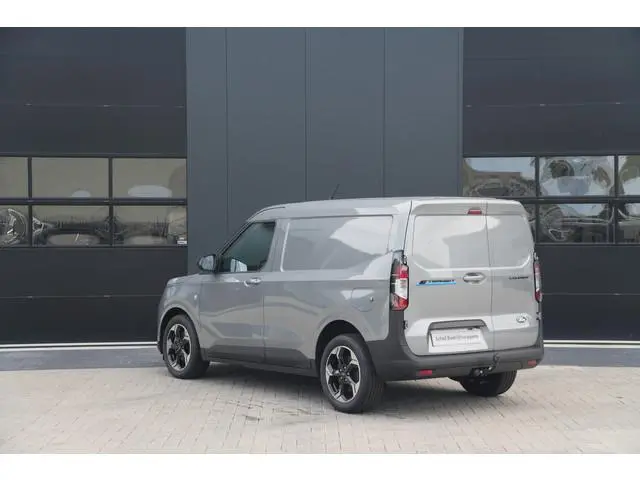 Ford E-Transit Courier