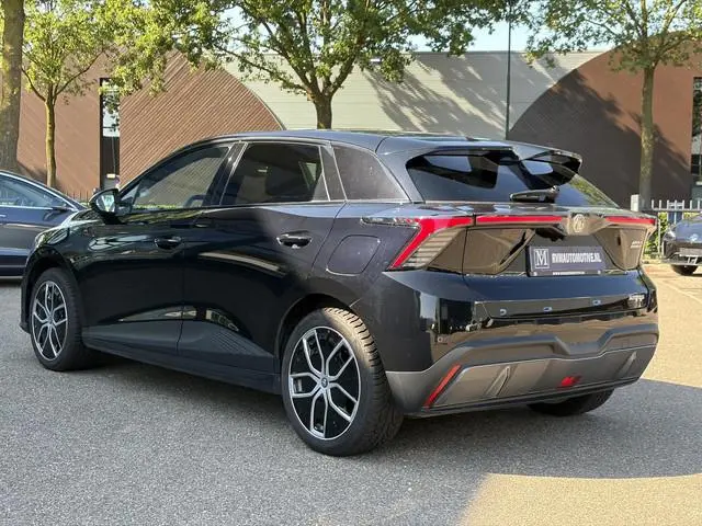 MG MG4 Electric Luxury 64 kWh LONG RANGE | SOH 97% | 8000KM |  360° CAMERA | STOEL & STUURVERWARMING...