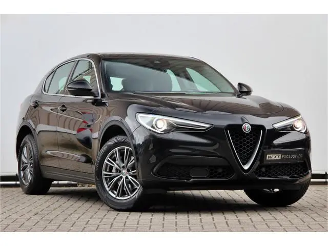 Alfa Romeo Stelvio 2.0 T AWD Super Business Edition - Volledige historie - 2 sleutels