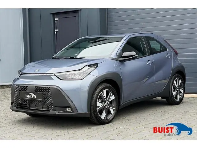 Toyota Aygo X Hybrid 115 pulse 17" STOELVERWARMING LED CARPLAY NIEUWE AUTO! 4X OP VOORRAAD!