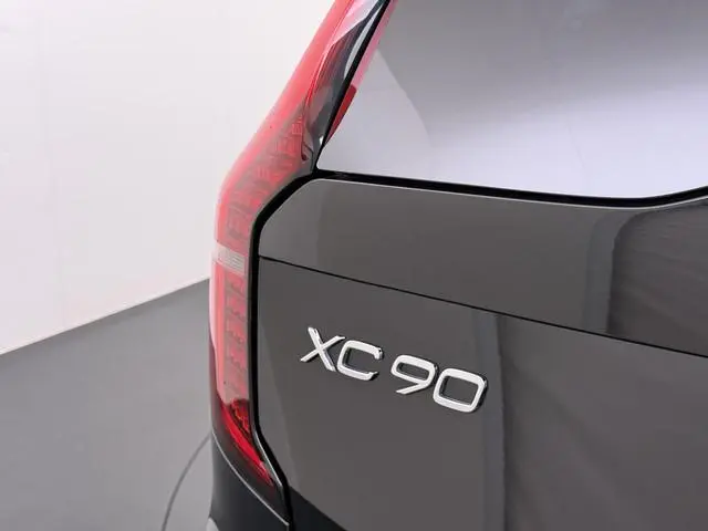 Volvo XC90 2.0 T8 Plug-in hybrid AWD Ultra Dark VAN:77.900,- VOOR:71.877,- UW HERFSTVOORDEEL:6.023,-...