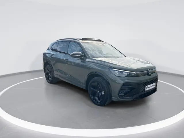 Volkswagen Tiguan 1.5eHybrid 150kW/204PK DSG R-Line Black Style · Trekhaak · Panoramadak · Massage f...