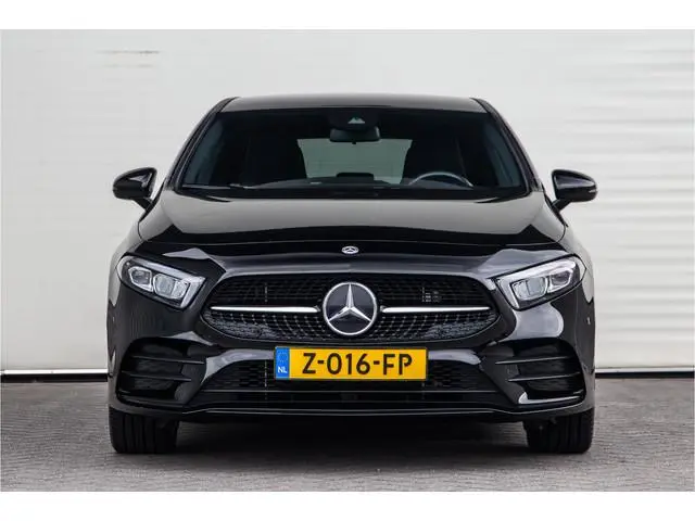 Mercedes-Benz A-klasse 250 e AMG Night Edition, Sfeerverlichting, Camera, PDC 2021