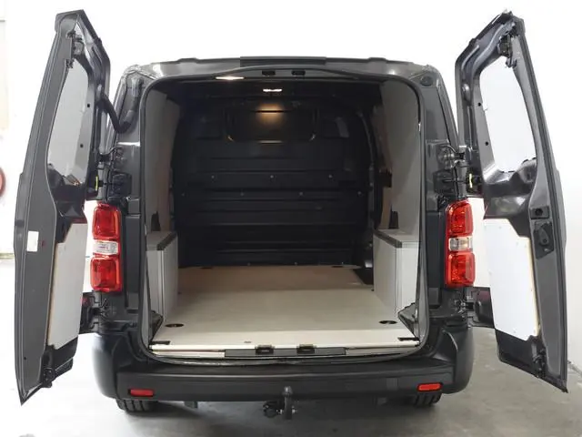 Opel Vivaro 2.0 BlueHDi 145PK L3 Automaat Airco Bluetooth Cruise Control Trekhaak Navigatie