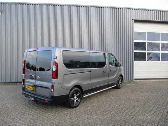 Nissan NV300
