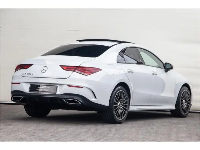 Mercedes-Benz CLA-klasse 250 e AMG Premium Plus, Pano, Head-up, Distronic, Nightpakket