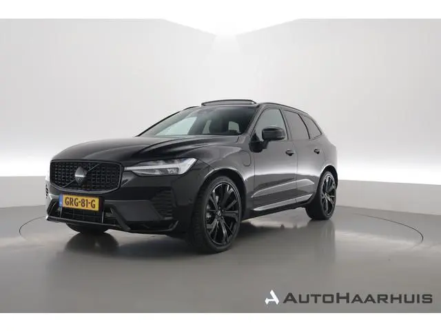 Volvo XC60 T8 Plug-in hybrid Plus Black Edition | Rijklaar! | Luchtvering | Stoelventilatie | Elek....