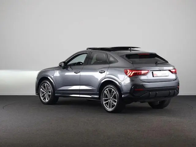 Audi Q3 Sportback 45 TFSI e S Edition 245pk | Panoramadak | Navigatie | Stoelverwarming | Afgevlakt...