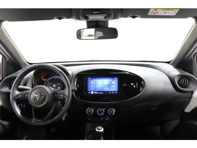 Toyota Aygo X 1.0 VVT-i MT Play, Apple Carplay & Android Auto, Camera, Cruise Control, 1e eigenaar!