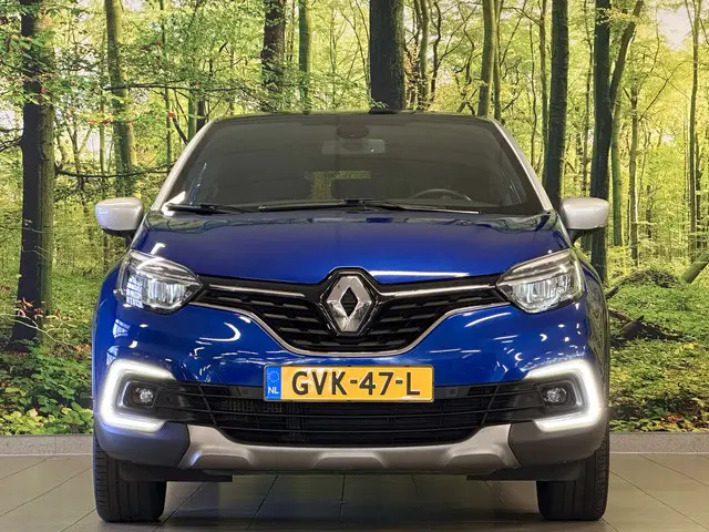 Renault Captur 1.3 TCe Intens | Panoramadak | Parkeersensoren | Cruise Control | Achteruitrijcamera...