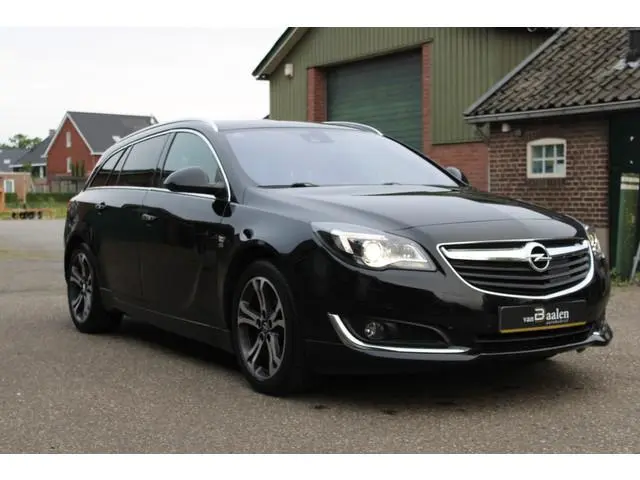 Opel Insignia Sports Tourer 1.6 T Executive SPORT PANO LEER NAVI XENON 149000KM!!!