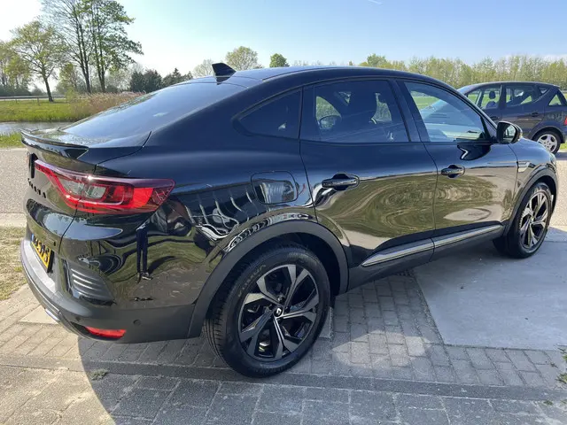 Renault Arkana 1.6 E-Tech hybrid 145PK E-Tech  R.S.Line engineered / Dealer onderhouden / Adaptive C...