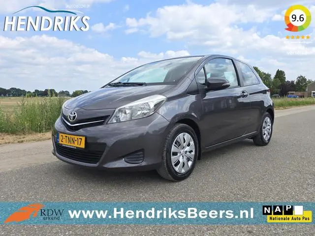 Toyota Yaris 1.3 VVT-i Aspiration - AUTOMAAT - 100 Pk - Airco - Navi