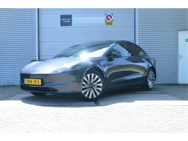 Tesla Model 3 RWD 60 kWh Premium Highland, AutoPilot4.0 (FSD 99,- p/mnd)