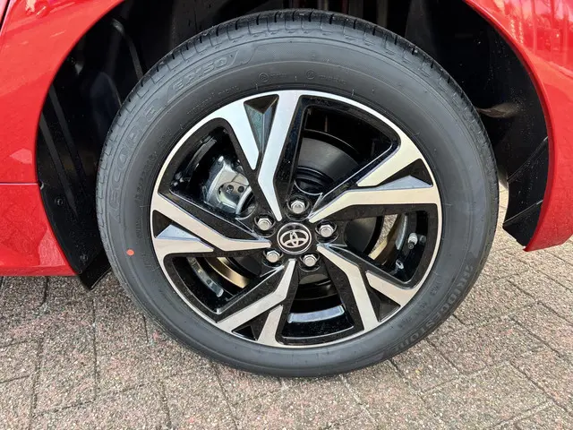 Toyota Yaris 1.5 Hybrid 115 First Edition, Apple Carplay Android Auto, Adaptive Cruise Controle ,Pri...