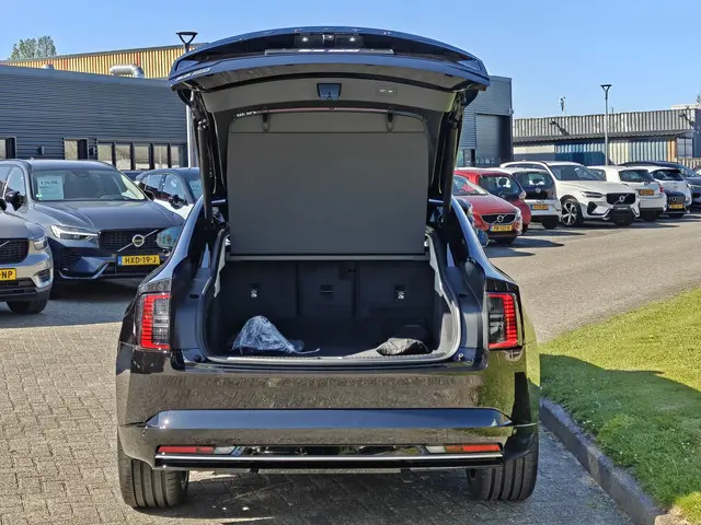 Volvo ES90