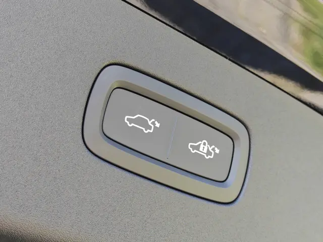 Volvo ES90