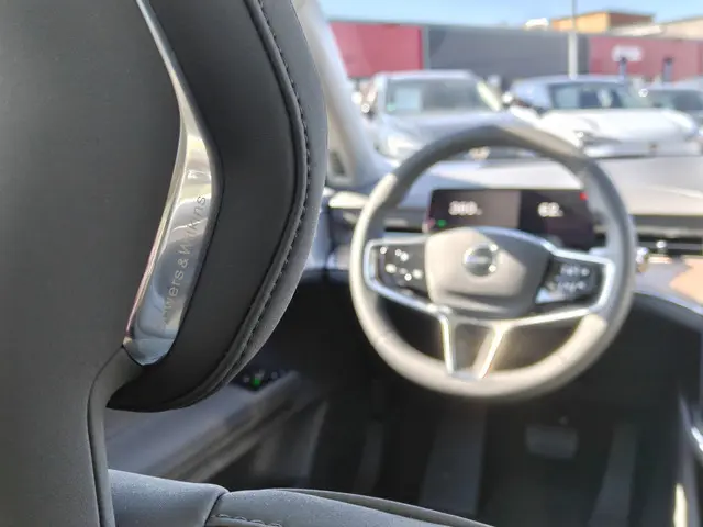 Volvo ES90