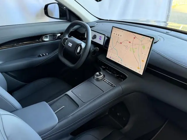 Geely E5