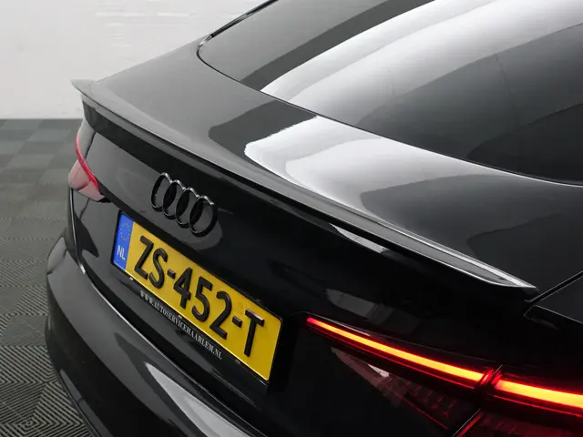 Audi A5 Sportback TFSI S Competition Aut- Carbon, Sfeerverlichting, Virtual Cockpit, Dynamic Select,...