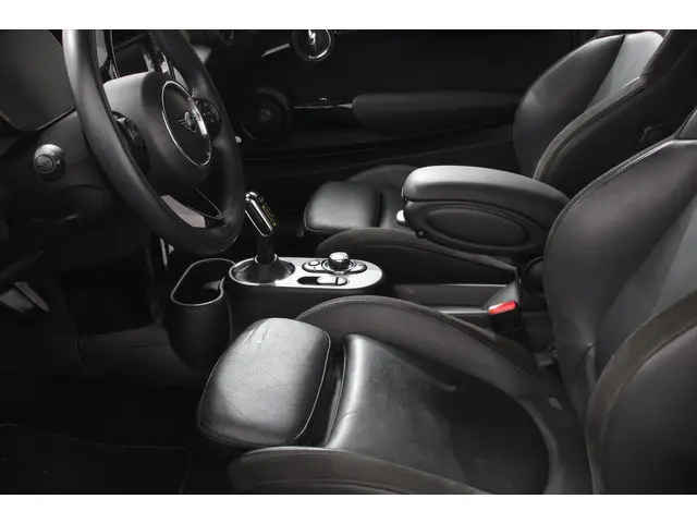 Mini Cooper Electric Charged 33 kWh | Leder | Climate Control | Cruise Control | Navigatie | Camera...