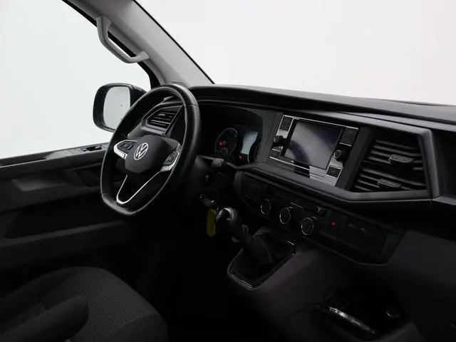 Volkswagen Transporter 2.0 TDI L2H1 HIGHLINE | LMV | TREKHAAK | APPLE CARPLAY | CAMERA | COMFORSTOEL...