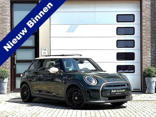 MINI Electric Resolute Edition 33 kWh 184 PK | Panoramdak | Apple CarPlay | Navigatie | Camera | You...